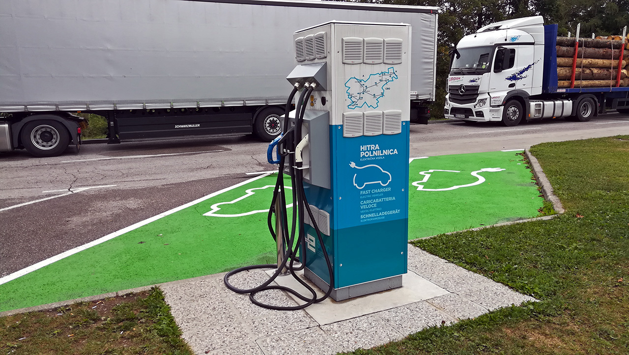 Na odpočivadlech u slovinských dálnic nechybí ani dobíjení elektromobilů